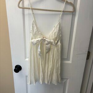 Victoria's Secret Pleated Babydoll Chemise Sleeper Lingerie Satin Lace M